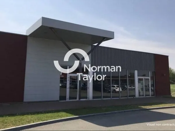 Local commercial 723 m²