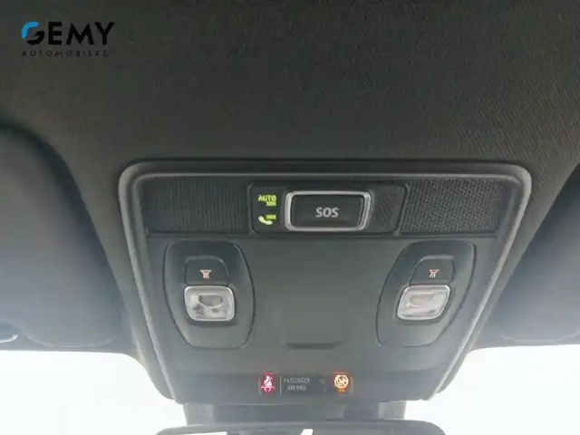 Renault Clio e-tech 140 - 21n — photo 38