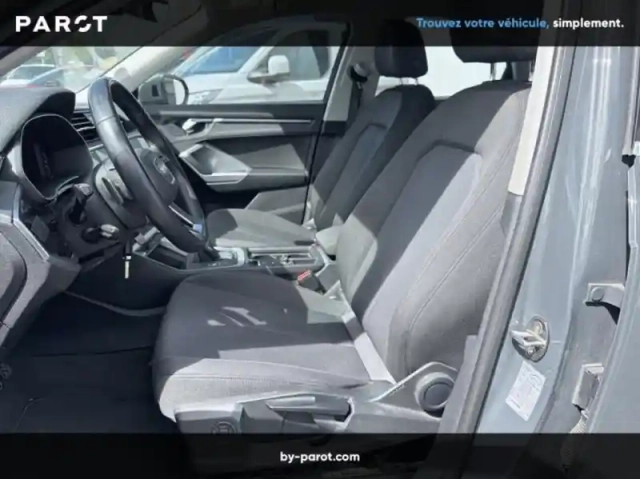 Audi Q3 35 tdi 150ch design s tronic 7 — photo 10