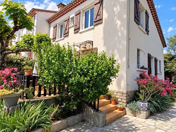 Maison 4 chambres avec jardin et terrasse Aubenas