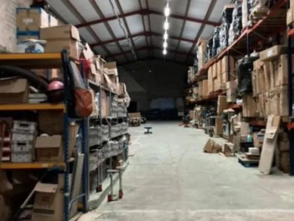 Local d'activité 1169 m²