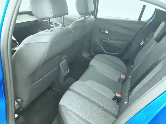 Peugeot 208 hybrid 100 e-dcs6 — photo 12