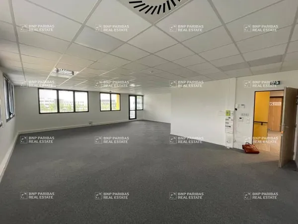 Bureaux 1 pièce 84 m²