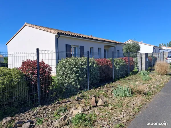 MAISON CONTEMPORAINE 124 m² - PLAIN-PIED DE 2016 - DPE A/A - JARDIN 848 m²