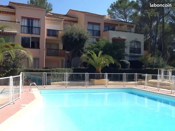 À louer à l'année SAINT RAPHAËL Valescure