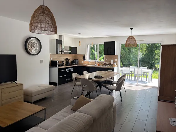 A louer - Maison de plain pied 3 chambres avec terrasse, jardin et garage - Murs Erigné