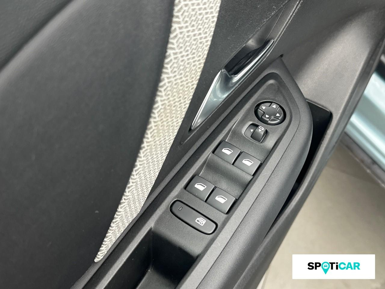 Citroën C4 puretech 130ch s&s c-series eat8 — photo 19