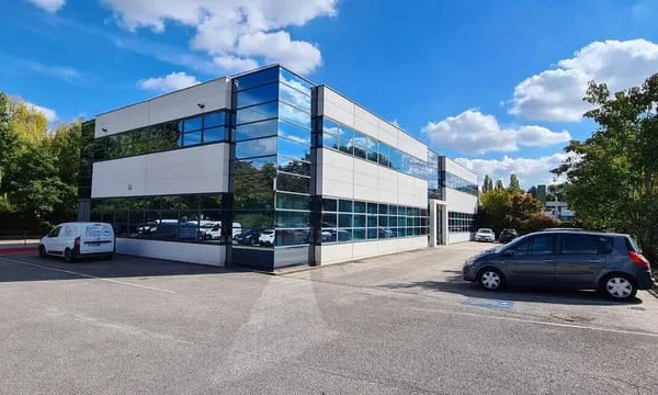 Bureau 105 m²