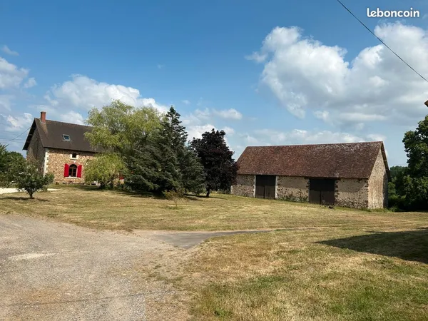 PROPRIETE maison 300m2 + 800m2 dépendances