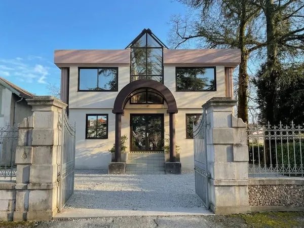 Local 424 m²