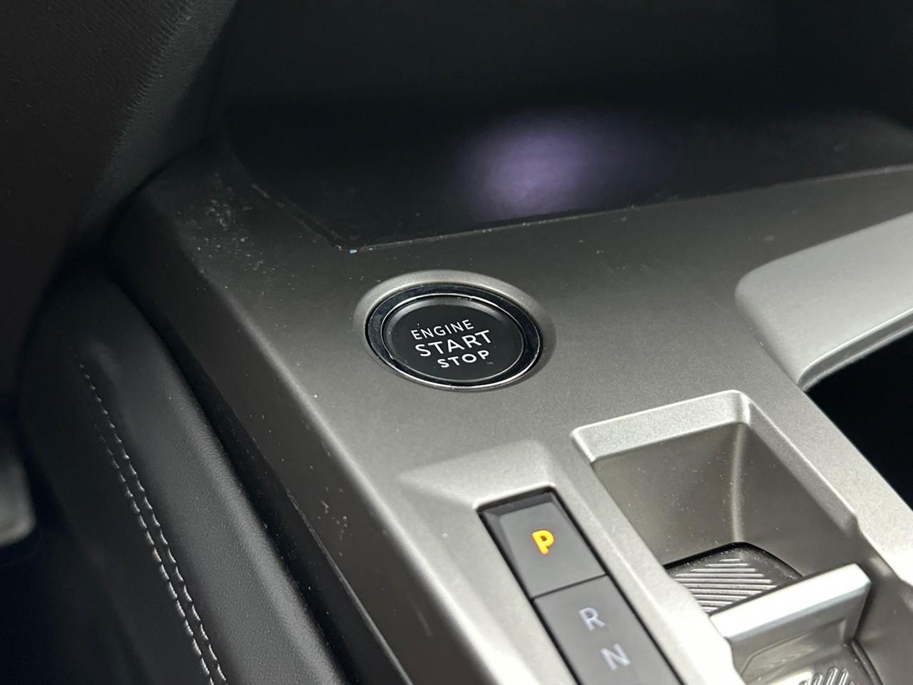 Peugeot 408 phev 180 e-eat8 allure pack — photo 28