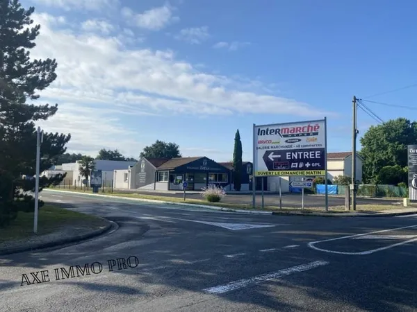 Local commercial 5 pièces 670 m²