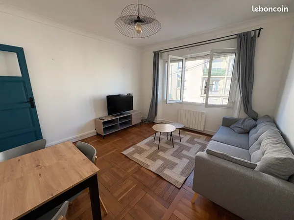 T2 MEUBLÉ 48 m² - NANTES GARE NORD - TRAM L1 - 800 CC