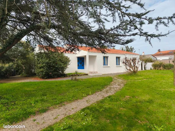 Maison familiale+ T1attenant +2grands garages 124m2 terrain 1191 m2