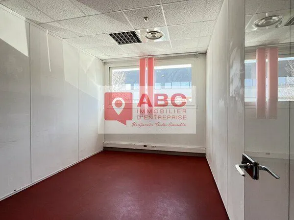 Local d'activité 2488 m²