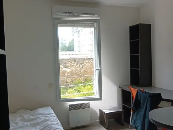 À LOUER - STUDIO MEUBLÉ 18 m² - NÎMES PARC ARÉNA