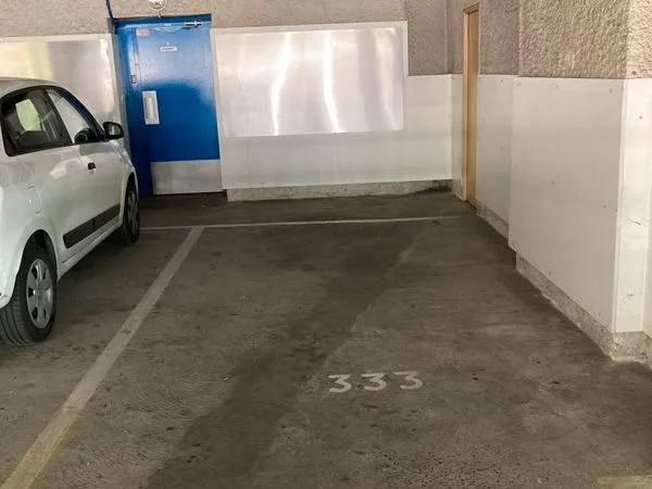 Grande place parking garage sécurisé Meriadeck Bordeaux centre