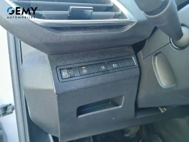 Peugeot 3008 hybrid4 300 e-eat8 — photo 15
