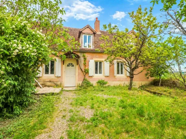 Maison Saint Benin D'azy, 2 chambres, charme, terrasse, volume, insert bois, 2H30 de Paris, 20 minut