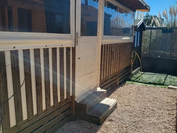 Mobil-home Hyères les saluns 2 chambres et terasse couverte