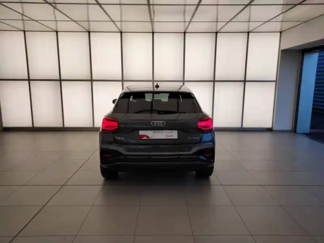 Audi Q2 35 tfsi 150 s tronic 7 — photo 13