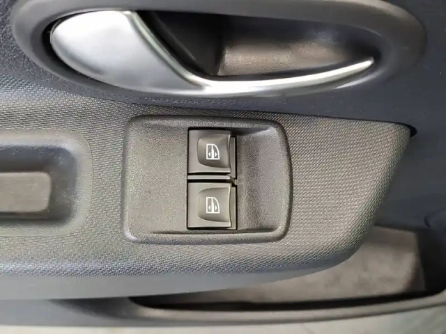 Dacia Sandero sce 75 — photo 26