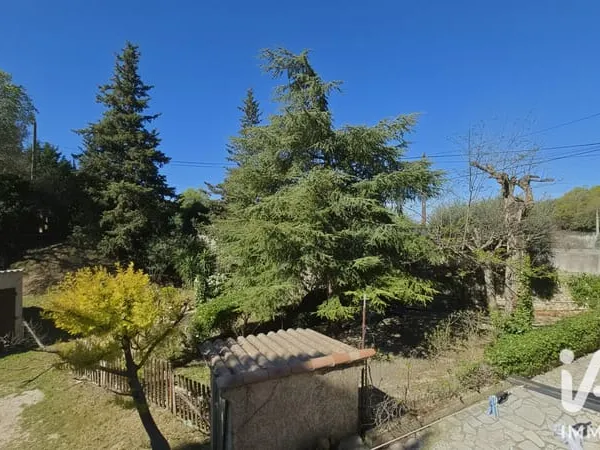 Terrain 600 m²