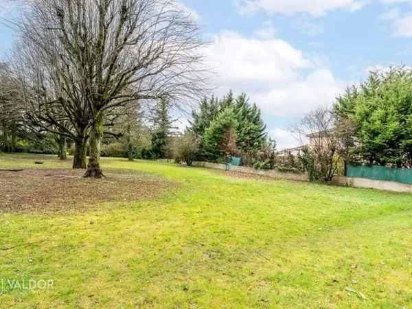 Terrain constructible 1412 m²