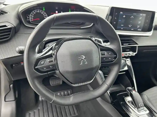 Peugeot 208 puretech 100 s&amp;s eat8 — photo 9