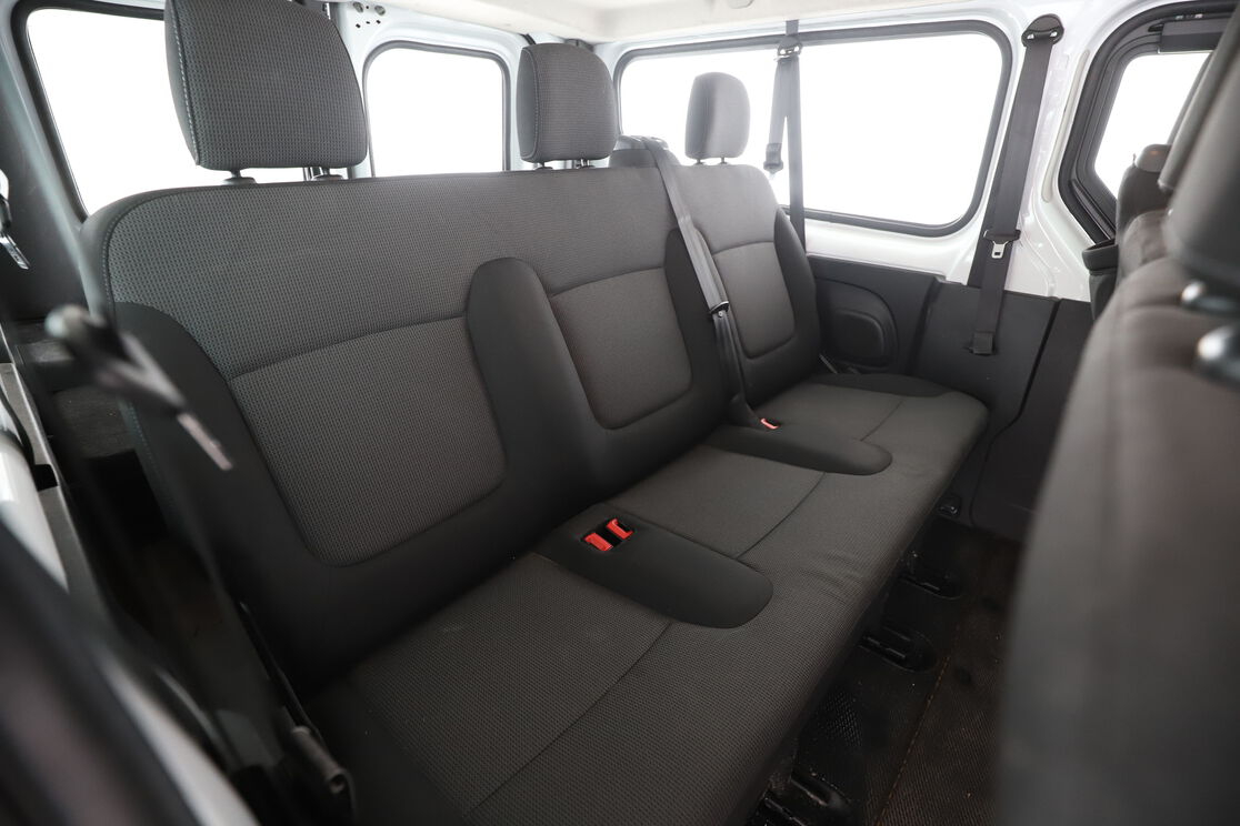 Renault Trafic Combi 2.0 dCi Energy L2 Zen — photo 14