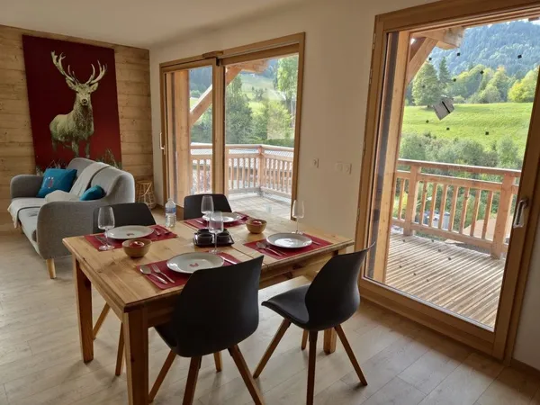 Un nouveau programme mixant appartements et chalets neufs, situé dans un cadre ensoleillé avec un ar