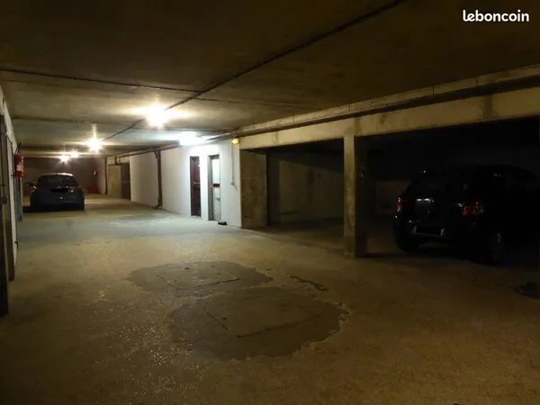 Parking souterrain moto à petit prix Paris 11e