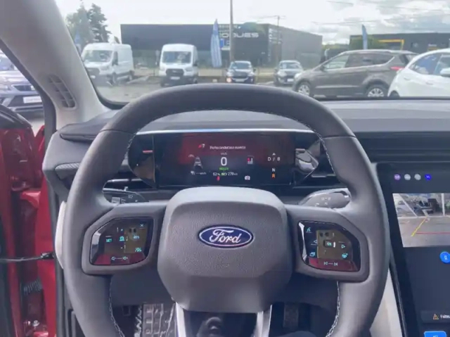 Ford Explorer 170ch standard range 52kwh pack premium rwd — photo 7