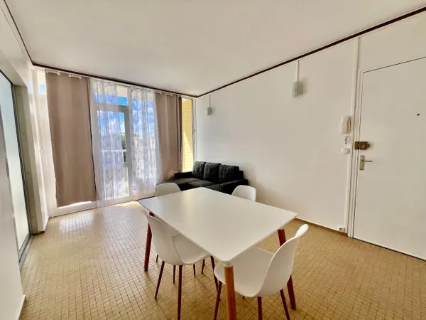 Lumineux appartement meublé en colocation - LONGFORT IMMOBIL