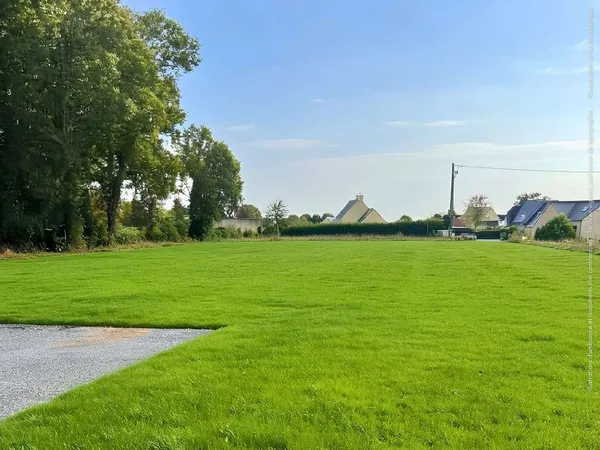 Terrain 825 m²