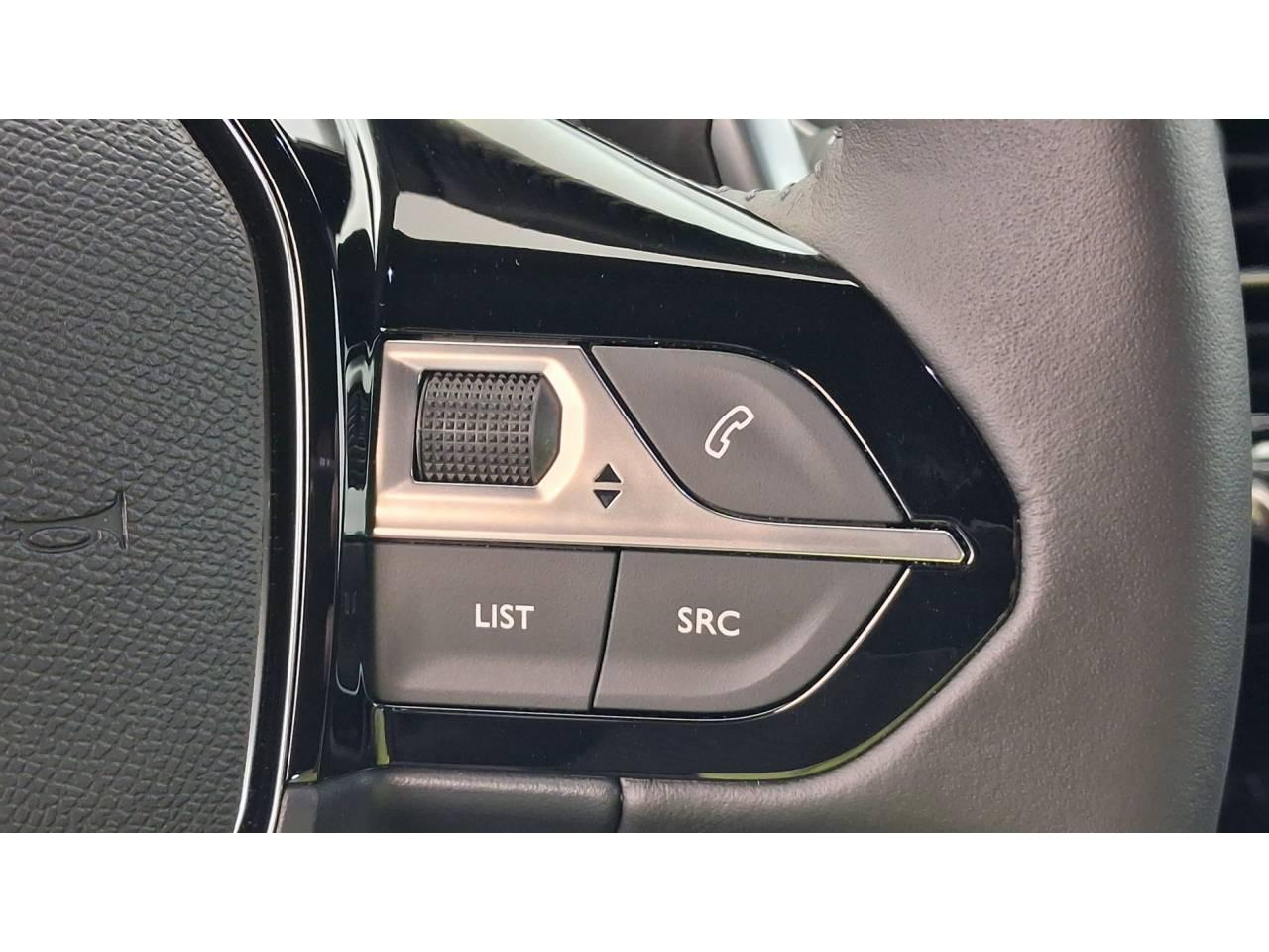 Peugeot 2008 hybrid 145 e-dcs6 allure — photo 28