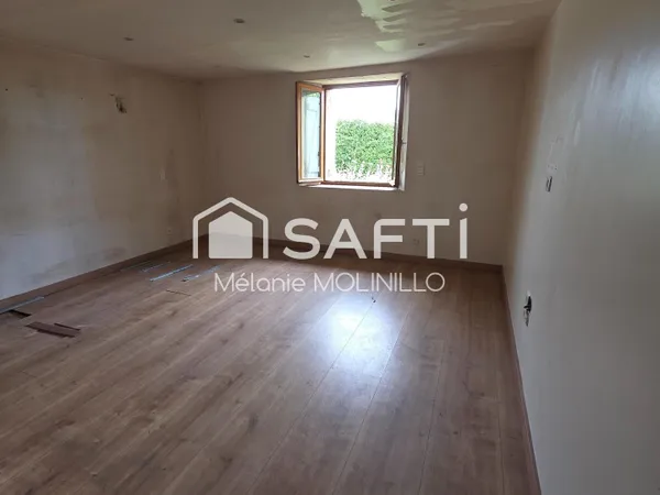Maison de 82 m² à potentiel à terminée de rénover