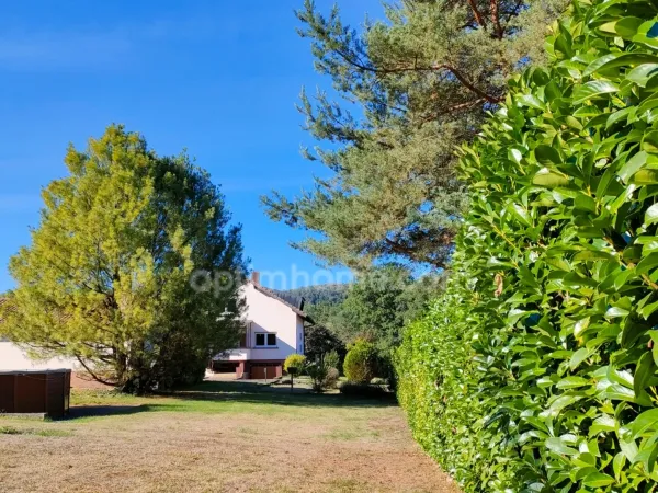 BAERENTHAL - MAISON DE CARACTÈRE D'ENVIRON 195 M² SUR + de 20 ARES