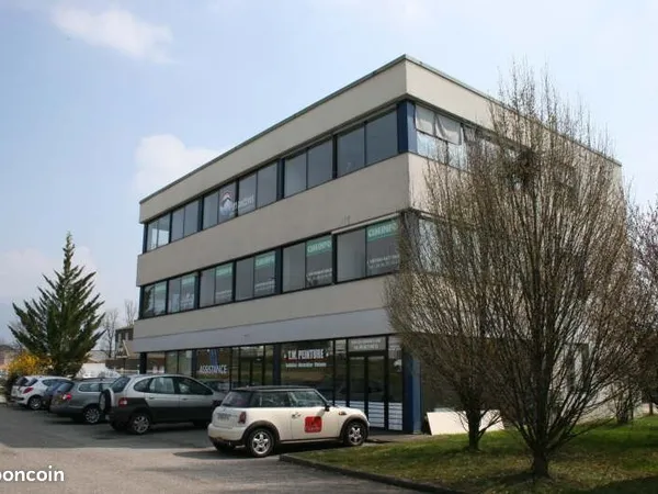 Local 42 m² Argonay