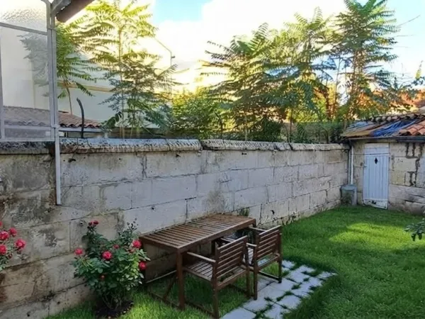 Maison à vendre 5 pièces ANGOULEME centre 4 chambres, jardin