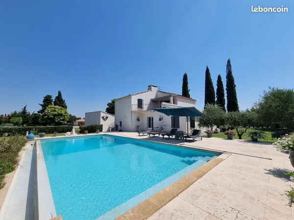 Villa 6 pièces 220 m²