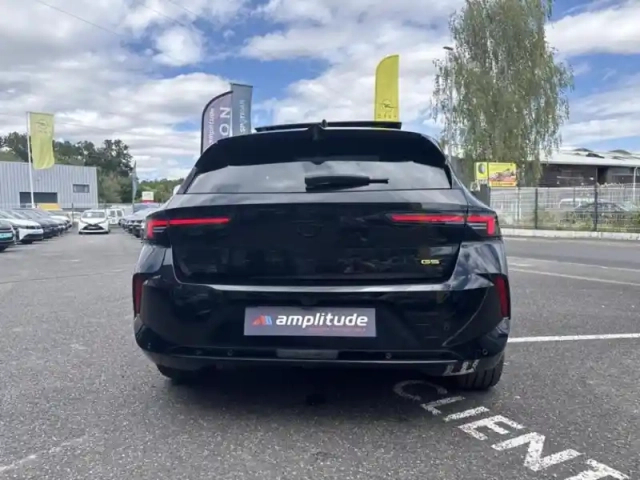 Opel Astra 1.6 turbo 225ch hybrid gse bva8 — photo 6