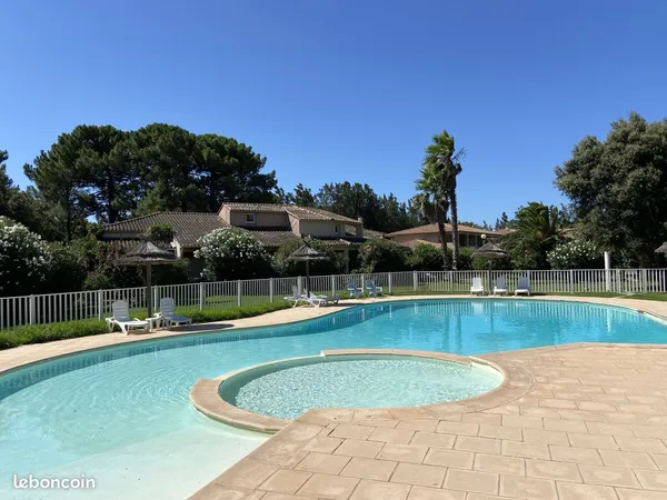 Mini-villa dans résidence avec piscine, 3 pièces, 1 chambre + 1 Grande Mezzanine 3 lits - 56 m2 - 34