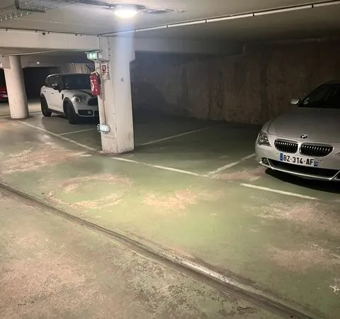 Particulier vend Parking proche GARE RD