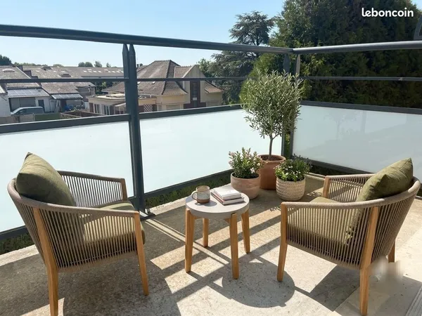 ARRAS - T3 70 m² - DERNIER ÉTAGE - TERRASSE - 2 PARKINGS - GARE À PIED
