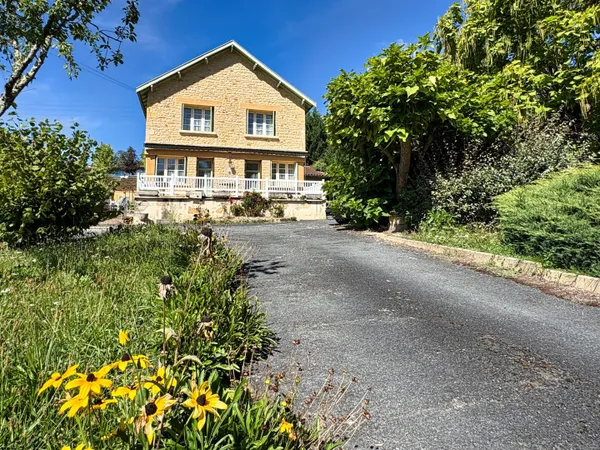 Centre ville à pied - Maison avec jardin et garage