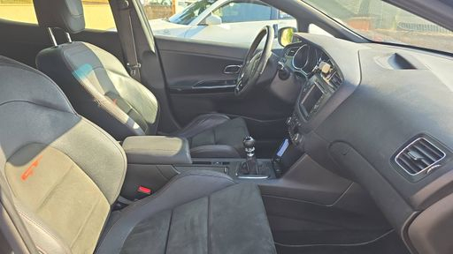 Kia Ceed 1.6 T-GDI 204 - GT – 2014 – 115105 km – Essence – Boîte Manuelle — photo 8
