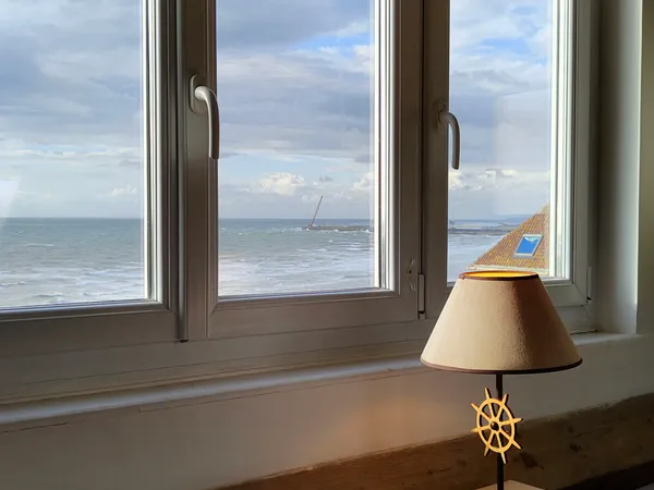 Studio féminin & élégant vue mer
