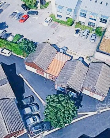 Garage 22m2 avec mezzanine 20m2 à louer