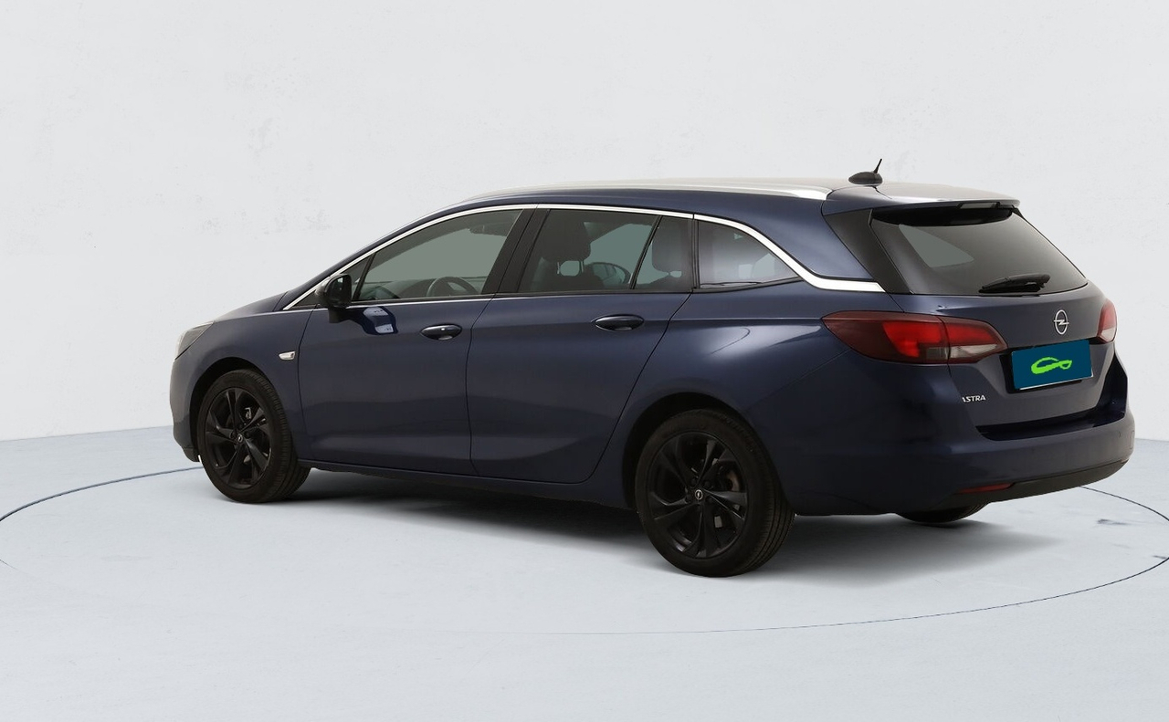 Opel Astra Sports Tourer — photo 3